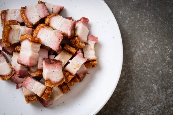 Kıtır kıtır domuz eti mi yoksa kızarmış domuz eti mi?