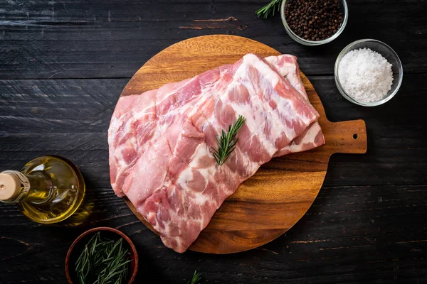 食材を新鮮な生豚カルビ — ストック写真