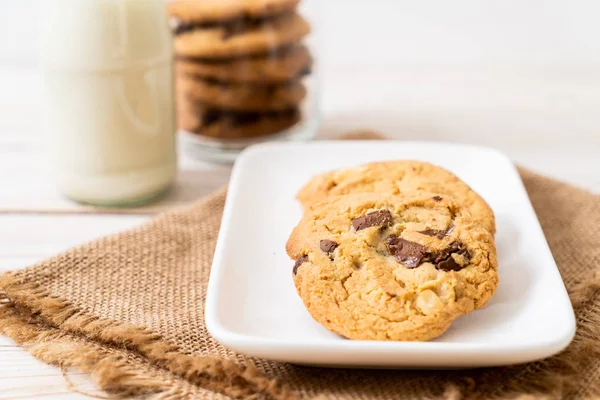 Cookies Med Choklad Chips Trä Bakgrund — Stockfoto