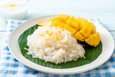 Yapışkan pirinçli mango - Tayland 'ın popüler geleneksel tatlısı