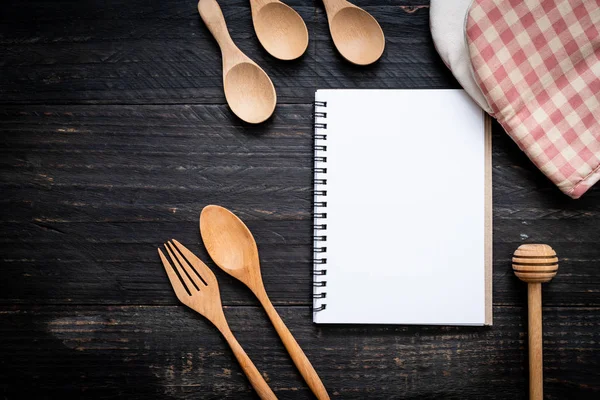 Cuaderno Blanco Para Nota Texto Superficie Madera Cuchara Madera Tenedor — Foto de Stock