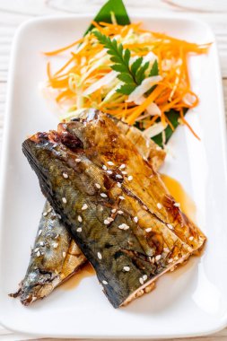 Teriyaki sosu - Japon yemekleri tarzı ile ızgara Saba Balık biftek