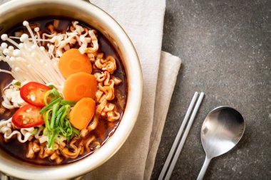 altın pot - Kore yemeği stili Korece anlık erişte