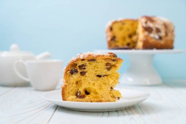 badem - İtalyan tatlı tarzı ile kuru üzüm Ekmek pasta