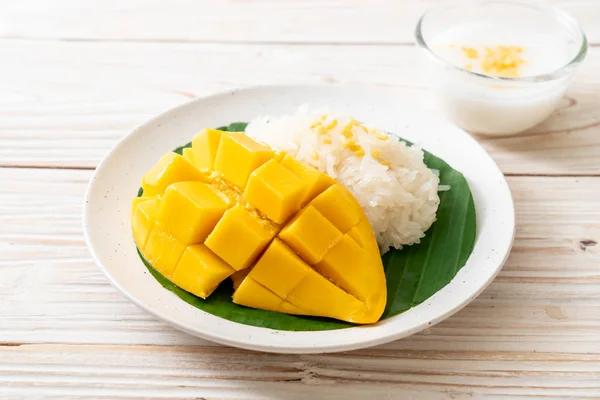 mango with sticky rice -  popular traditional dessert of Thailand