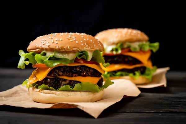 Hausgemachte Und Frische Leckere Burger Mit Käse — Stockfoto