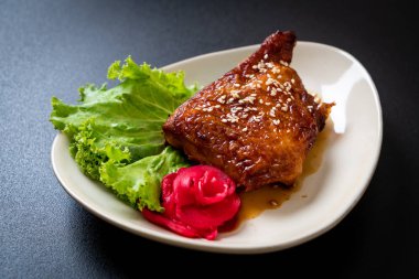 teriyaki sosu ve susam ızgara tavuk biftek
