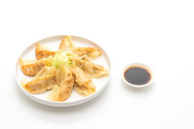 Japon sosu veya köfte meze beyaz arka plan üzerinde izole