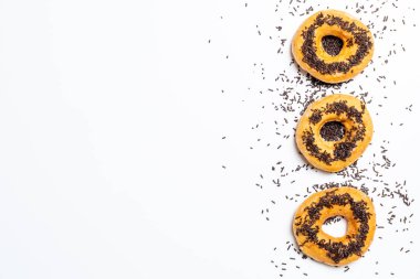 Çörek ile renkli sprinkles - üstten görünüm