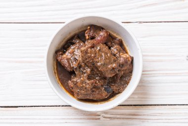 herb - Phuket Tayland geleneksel gıda tarzı ile domuz eti güveç