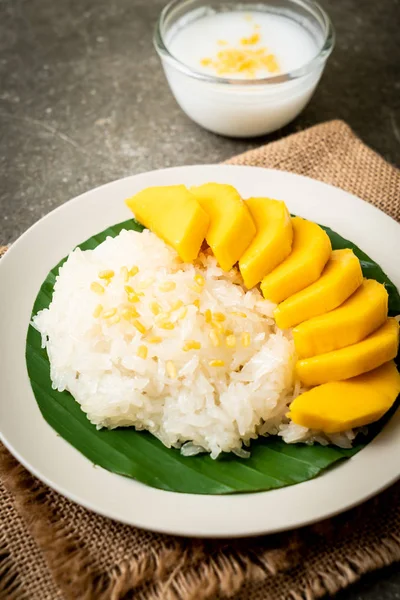 mango with sticky rice -  popular traditional dessert of Thailand
