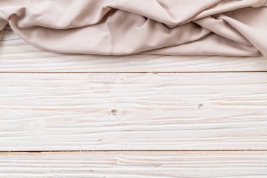 ahşap arka plan üzerinde mutfak bezi (peçete)