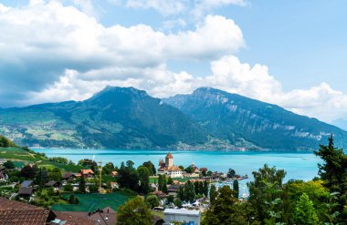 İsviçre 'deki Spiez Kalesi