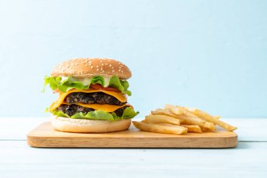 Taze lezzetli hamburger. 