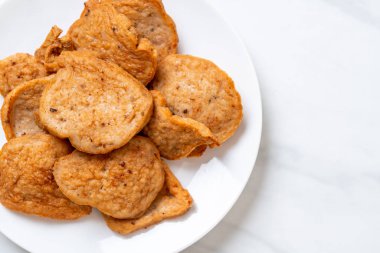 Vietnamca domuz sosisi kızarmış