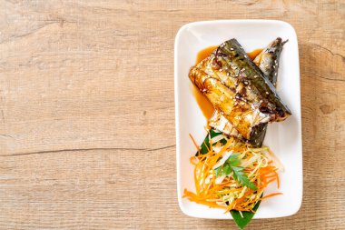 Teriyaki soslu ızgara Saba balık biftek
