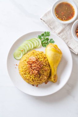 Müslüman tavuklu pilav.