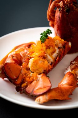 Istakoz kuyruğu biftek sosu ile