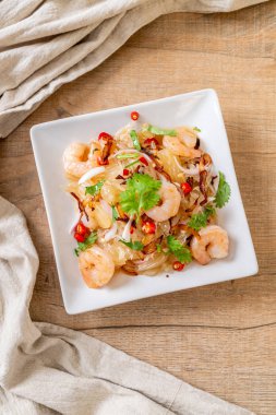 pamelo Baharatlı karides veya karides salatası