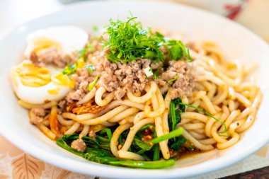 Çin yunnan şehriye stili