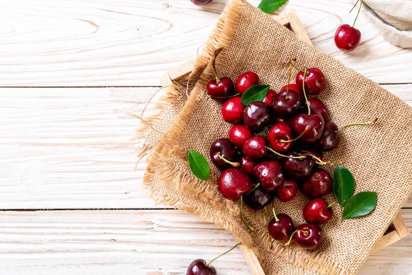 Fresh cherries in bowl — Stock Photo, Image