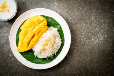 yapışkan pirinç ile mango