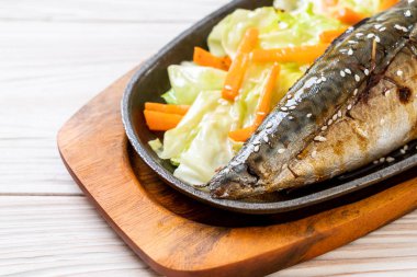 Teriyaki soslu ızgara Saba balık biftek