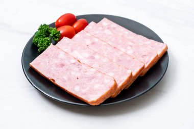 dilimlenmiş domuz pastırması Barbekü