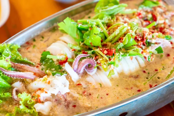 limon sosu ile baharatlı biber kalamar Buhar