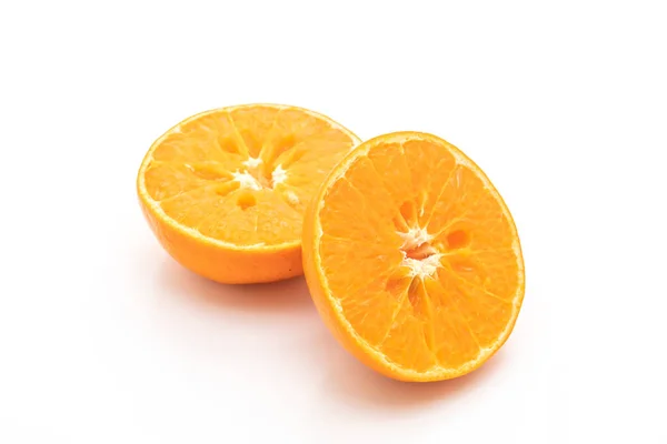 新鲜的橙色果子在白色背景 — 图库照片