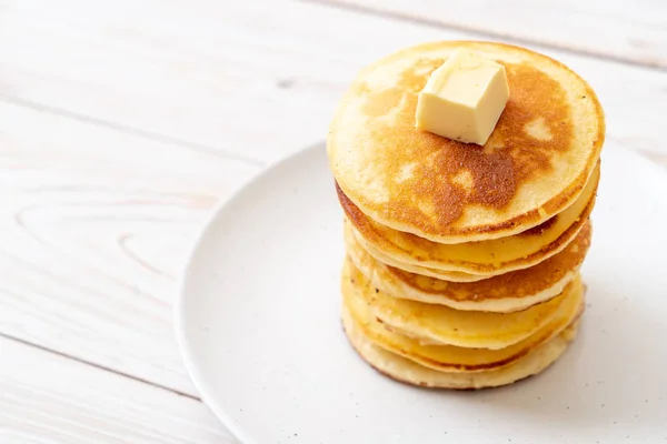 バターと蜂蜜のパンケーキ — ストック写真