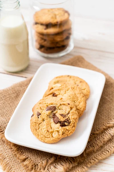 Biscotti con gocce di cioccolato — Foto Stock