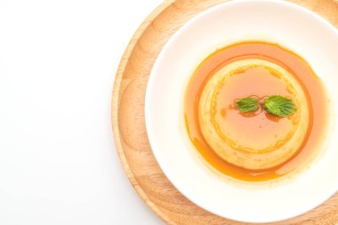 Ev yapımı karamel kremalı puding