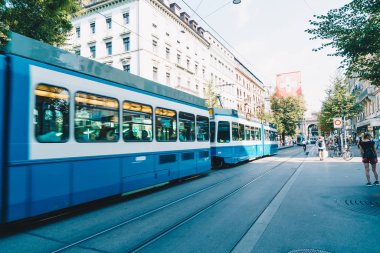 Zürih, İsviçre - 23 Ağustos 2018: Bir tramvay cente sürücüler