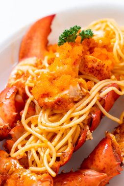 ıstakoz spagetti karides yumurta ile