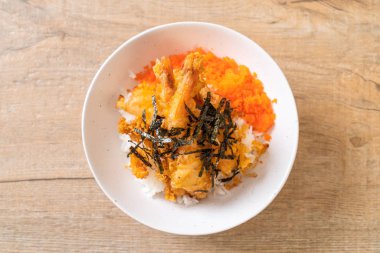 karides tempura pirinç kase karides yumurta ve deniz yosunu ile