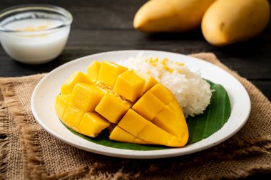 yapışkan pirinç ile mango