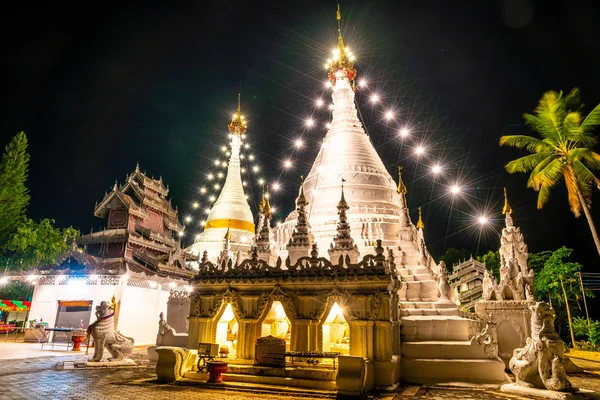 Phra que Doi Kong Mu Templo em Mae Hong Filho — Fotografia de Stock