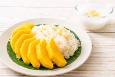 yapışkan pirinç ile mango