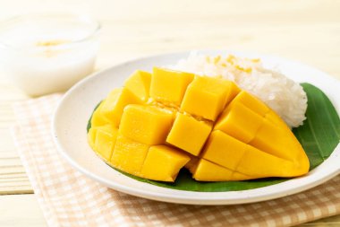 yapışkan pirinç ile mango