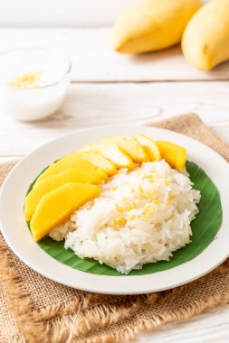 yapışkan pirinç ile mango