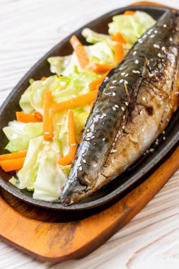 Teriyaki soslu ızgara Saba balık biftek