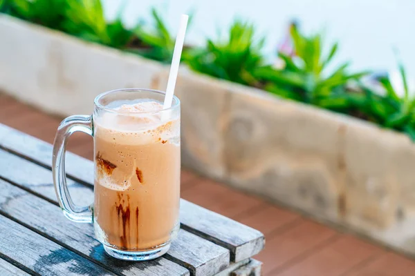 çikolatalı milkshake bardak