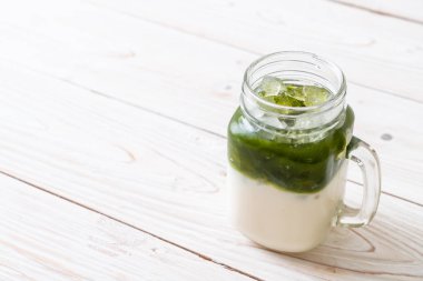 Buzlu matcha yeşil çay kahve