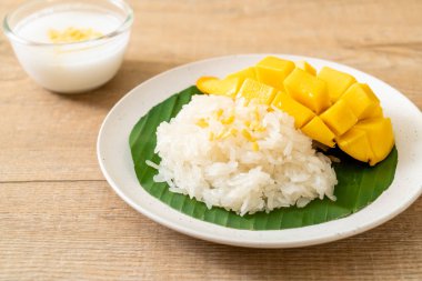 yapışkan pirinç ile mango