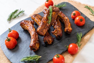 Izgara Barbekü kaburga domuz