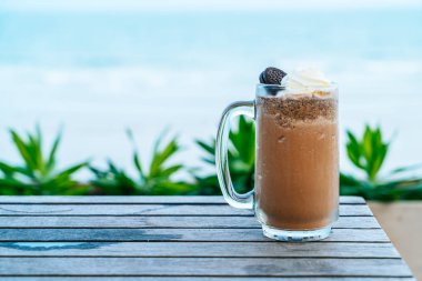 tanımlama bilgileri ve kremalı çikolatalı milkshake 
