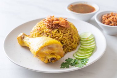 Müslüman tavuklu pilav.