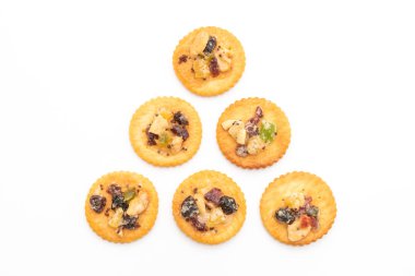 Kuruyemiş ile bisküvi kraker