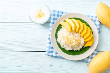 yapışkan pirinç ile mango